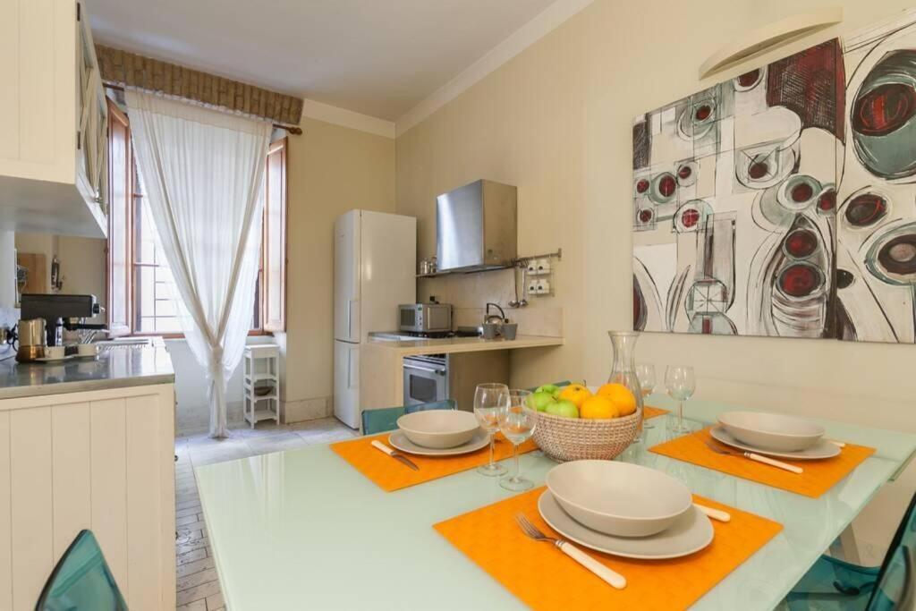 Borgo Pio - Quite And Spacious Appartamento Roma